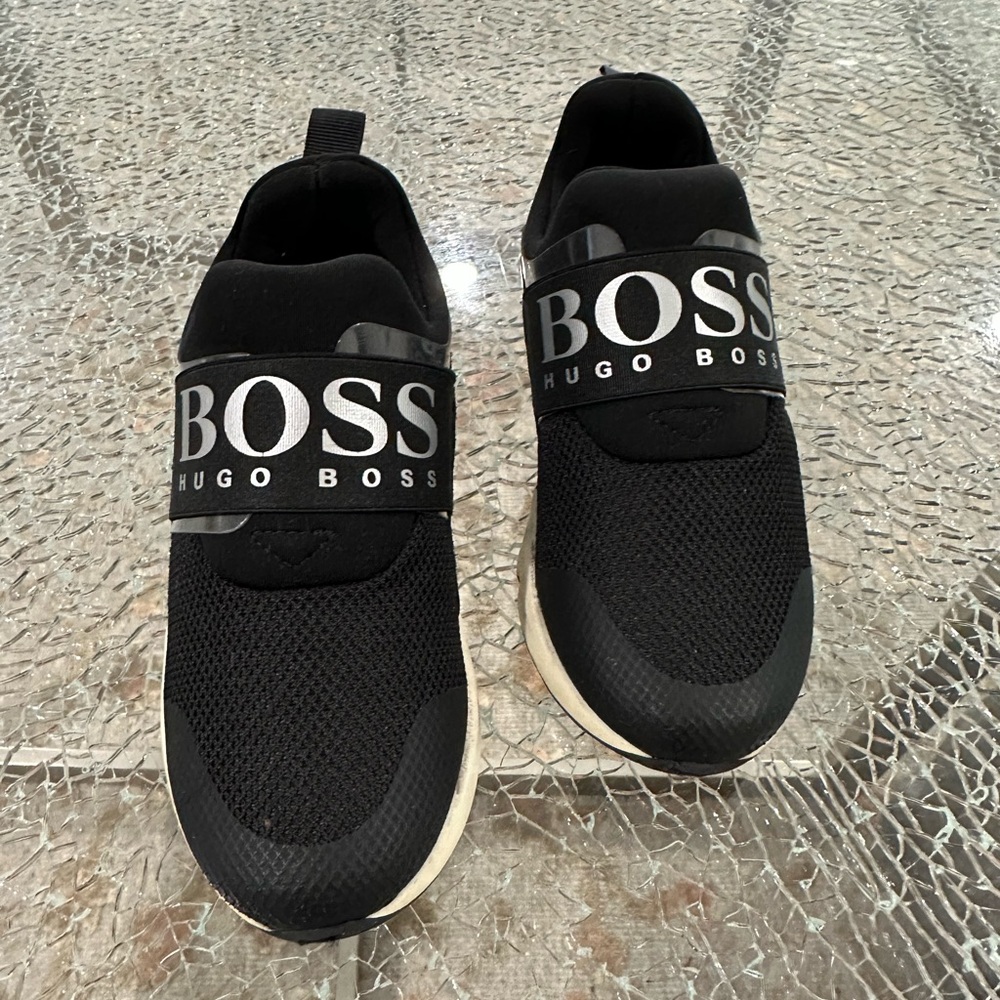 Hugo Boss Sneakers
European Size 28